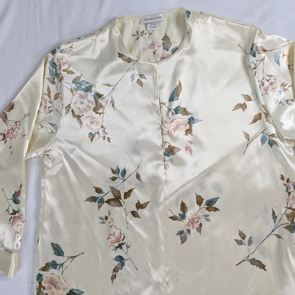 VTG Long Sleeve Floral Satin Cream Long Length Gown - Picture 2 of 12